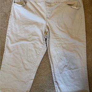 Bandolino Women's Light Khaki Capri Chinos 18W